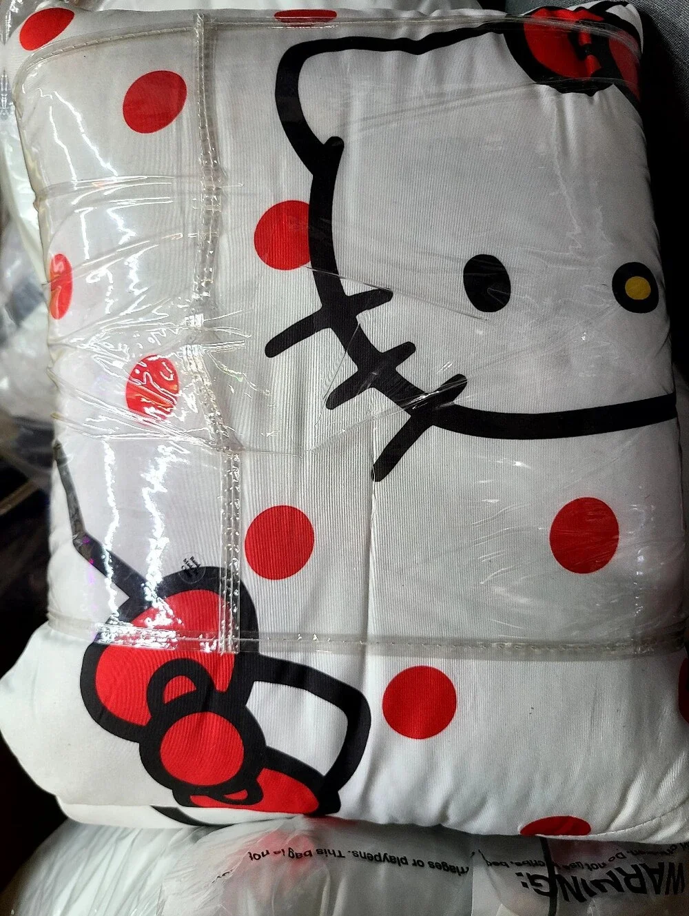 Hello Kitty Polka Dot 7 Piece Super Soft Comforter and Sheet Set Full Reversible